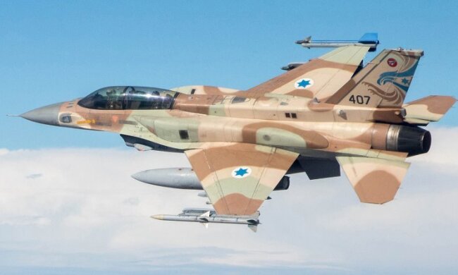 Истребитель-бомбардировщик F-16 ВВС Израиля