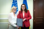 Юлия Свириденко и Джули Дэвис