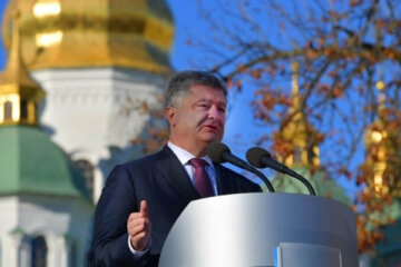 Порошенко лично поедет в Стамбул за Томосом