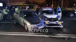 В центре Киева произошло ДТП с участием трех авто