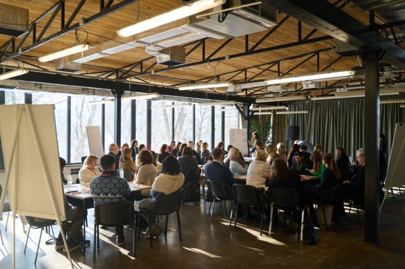 Мінсоцполітики розробляє Стратегію збереження зв’язку з українцями за кордоном