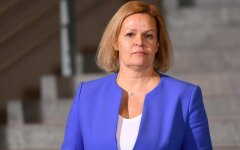 Нэнси Фезер