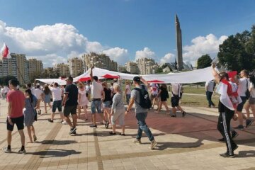 В Минске проходит масштабный протест против Лукашенко: фото, видео