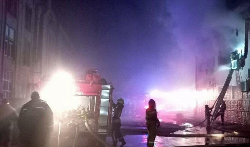 В Киеве горели офисные помещения