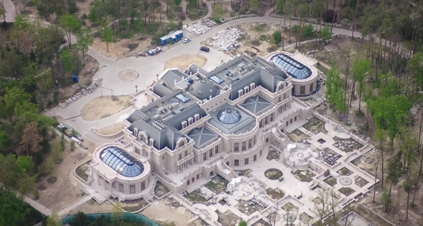Луценко показал грандиозный дворец "бедствующего" Ахметова: фото