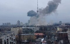 Войска РФ нанесли удар по телевышке в Киеве: видео