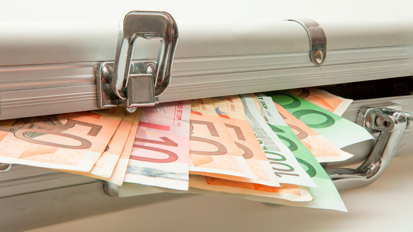 Вывоз валюты за границу