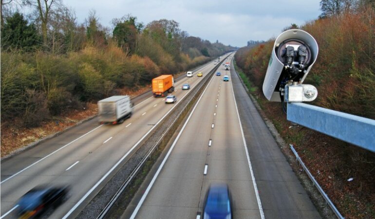 дорожная камера видеонаблюдения