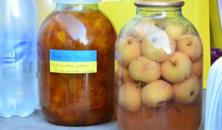 еда помощь армии волонтеры