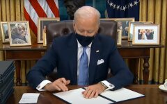 Байден поручил расследовать отравление Навального, у Путина ответили