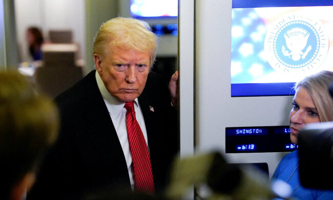 Трамп на борту самолета Air Force One