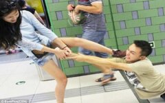 парень в смартфоне