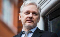 Джулиан Ассанж