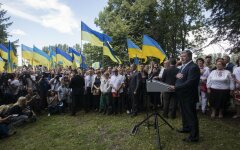 petro-poroshenko-in-sagryn-in-poland