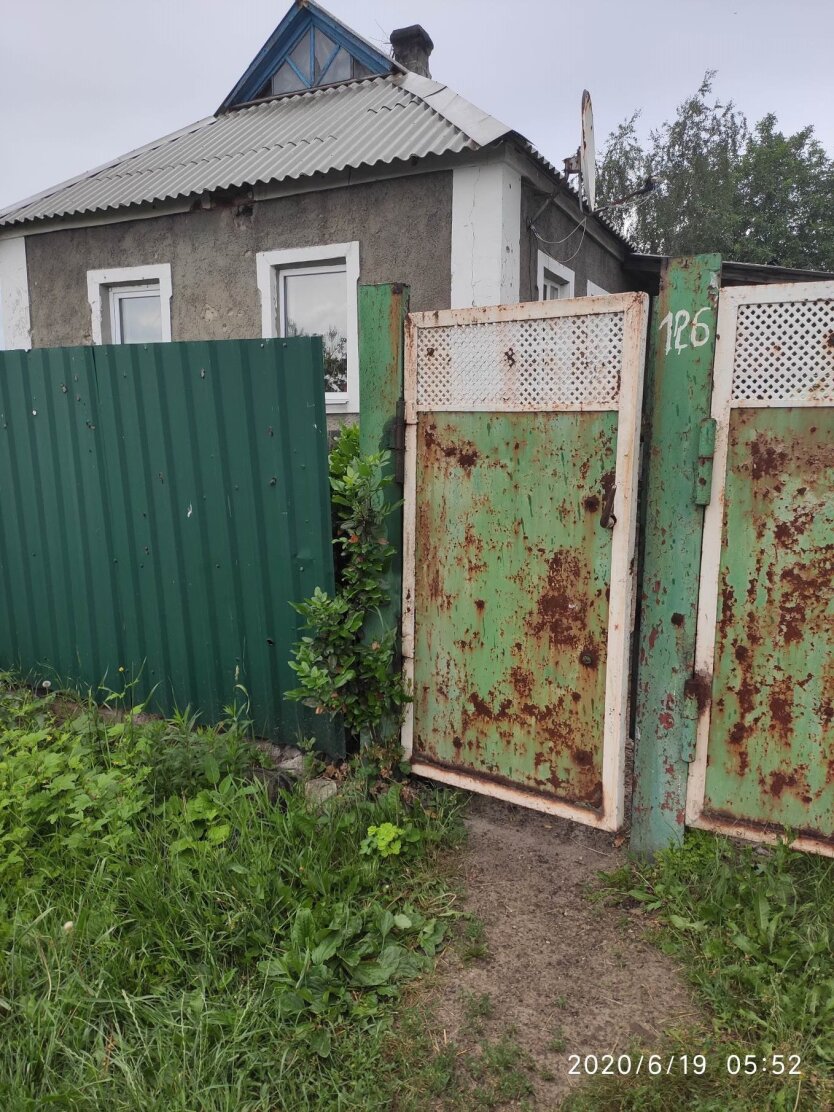 Обстрелы на Донбассе, боевики обстреляли жилые дома