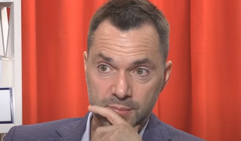 Армения потеряла три военных бюджета из-за турецких дронов, - Арестович