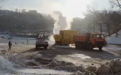 В Киеве плавят снег спецустановками