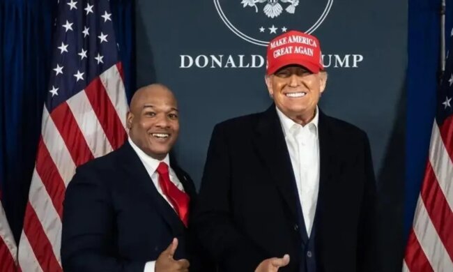 Марк Бернс та Дональд Трамп