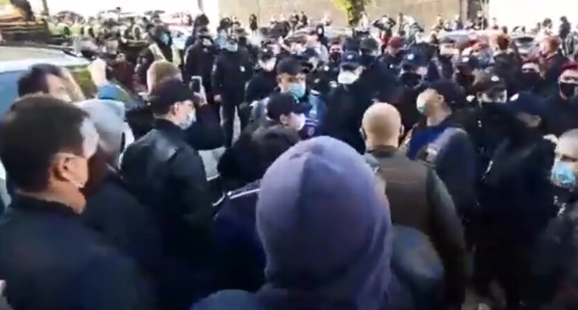 Столкновения с полицией у Кабмина