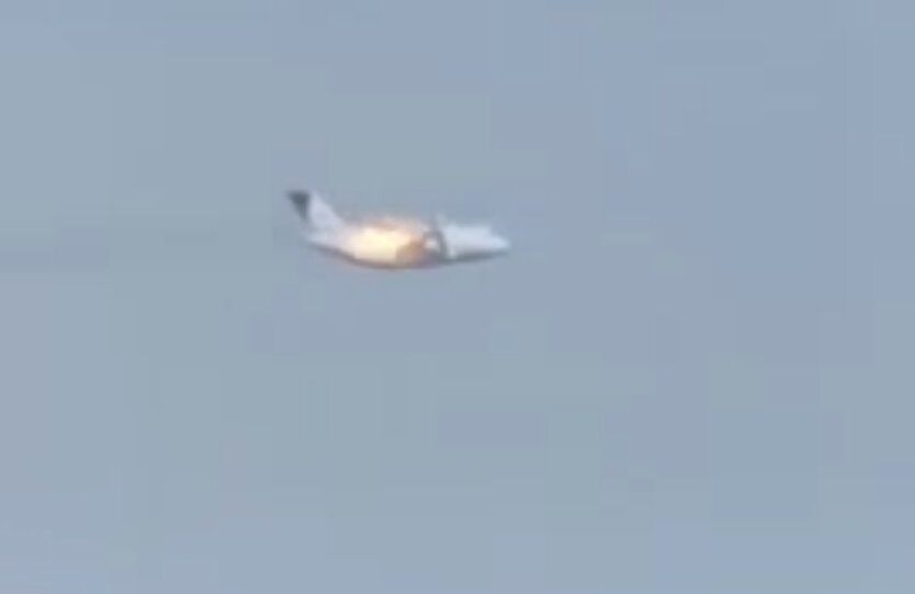Появилось видео падения россйиского самолета под Москвой
