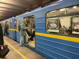 Проезд в метро / Shutterstock