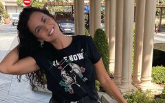 Каменских едва не растеряла груди в сексуальном декольте