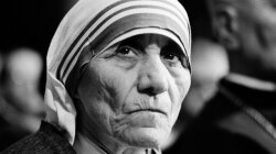 Mother Teresa Receives Honorary Degree in Medicine