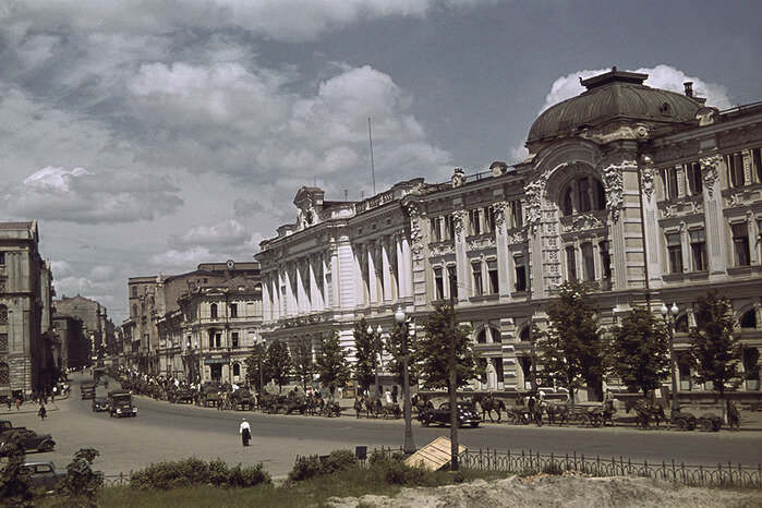 Фото Харькова во время фашистской оккупации. Начало улицы Сумская с площади Розы Люксембург