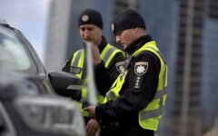 Полиция проверяет водителей