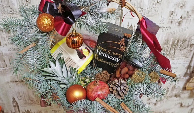 Новогодние подарочные корзины в Киеве – удиви, порадуй, побалуй