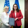 Юлія Свириденко та Джулі Девіс