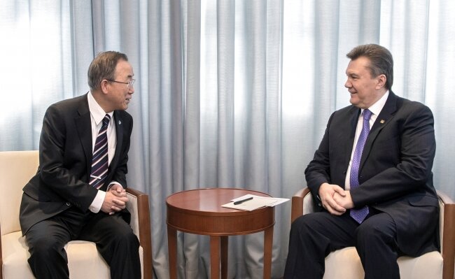 Виктор Янукович и Пак Ги Мун