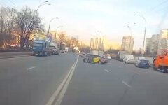В Киеве таксист Uklon показал опасный маневр: видео
