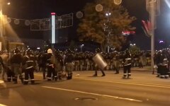 Появились видео жесткого разгона протестующих в Беларуси