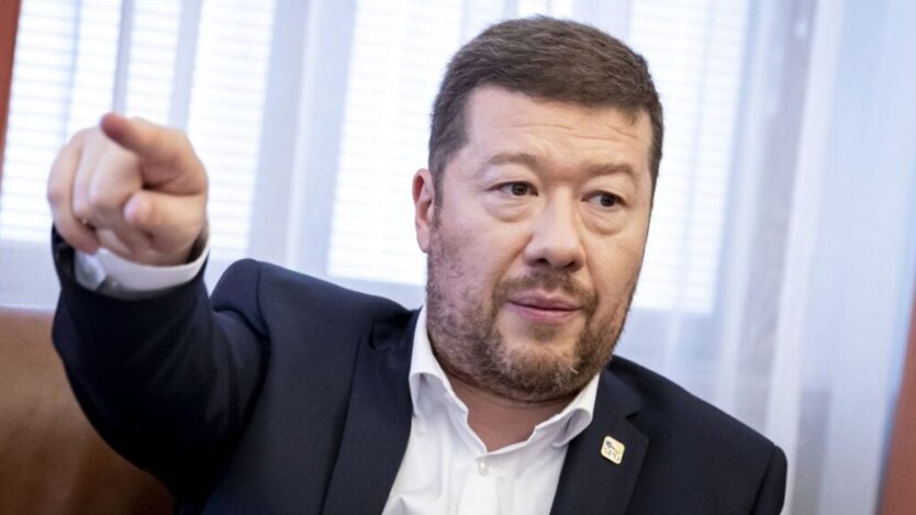 Томио Окамура