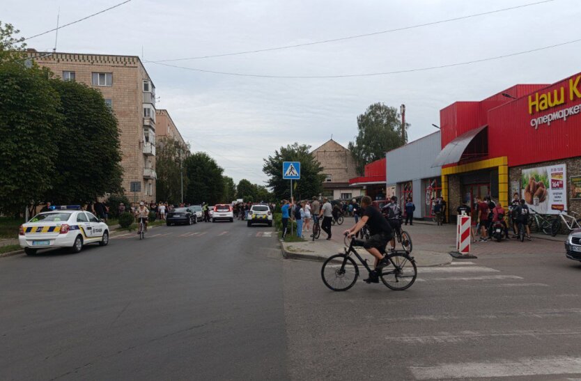 На Волыни люди подняли бунт у ТЦК из-за задержания мужчин, военные ответили