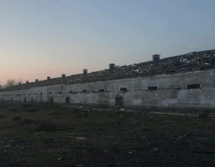 Разбомбленная рашистамы птицефабрика в Днепропетровской области