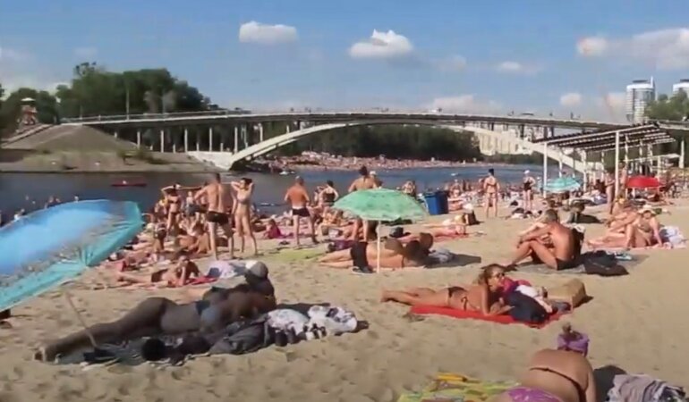 Украинцам показали будущий график рабочих и праздничных дней