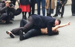 активистки Femen  в Париже