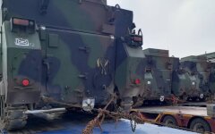 Литва передала Україні командно-штабні машини М577