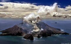 Вулкан на острове Уайт-Айленд