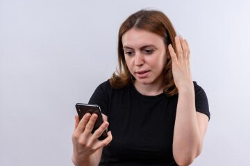 Шахраї "обнулюють" карти українців у новий спосіб: як захистити банківські рахунки