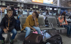 Выезд подростков за границу