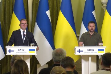 Премьер-министр Финляндии Петтери Орпо и Владимир Зеленский