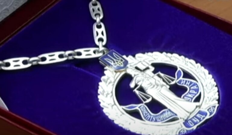 Конституционный суд остановил антикоррупционную реформу