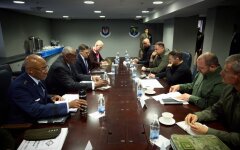 Делегации США и Украины в Рамштайне