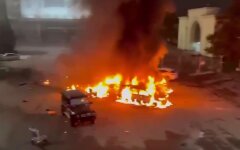 В Алматы начались уличные бои: видео