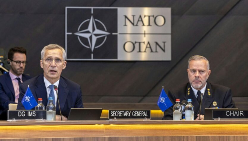 В заседании приняли участие начальники генеральных штабов и оборонных ведомств 32 государств-членов НАТО