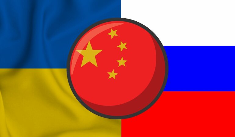 Флаги Украины, РФ и Китая