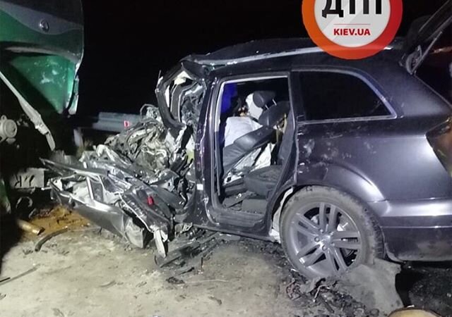 Под Киевом случилось фатальное ДТП на скорости 260 км/час: фото